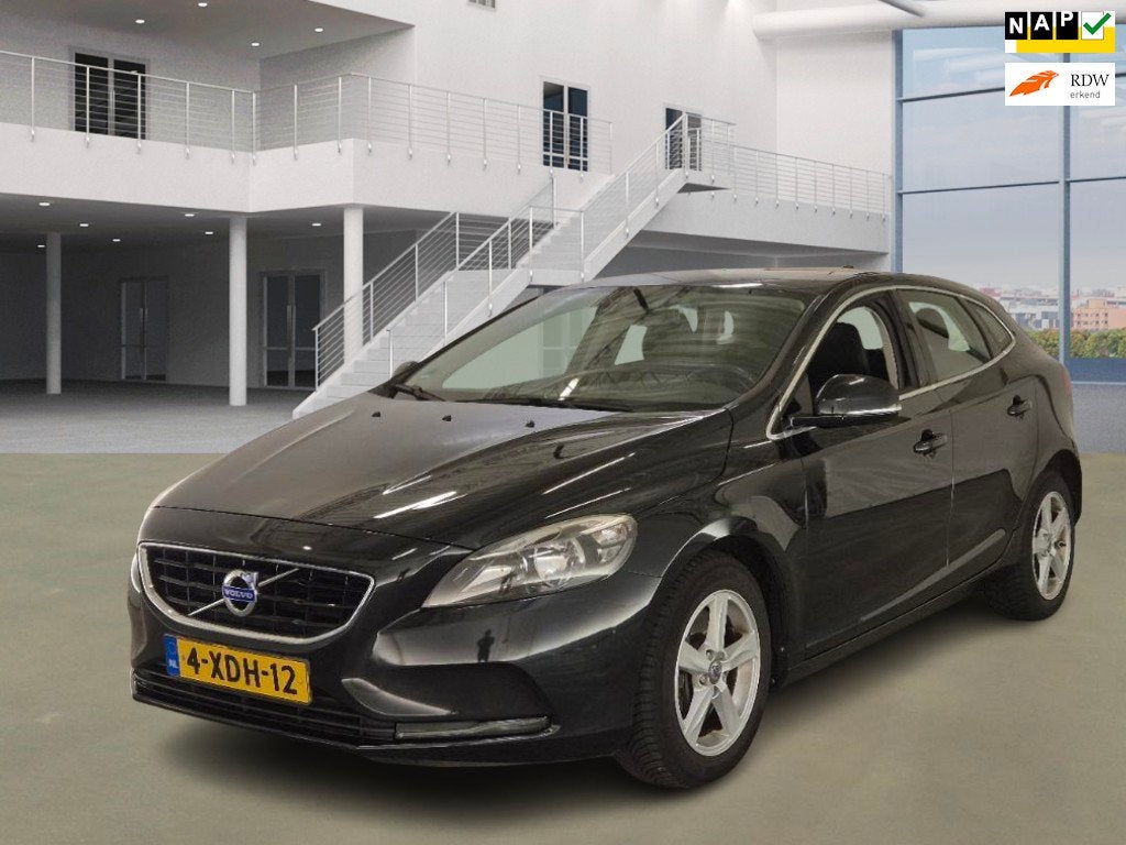 Volvo V40 2.0 D4 R-Design Business, Auto's, Volvo, Voorwielaandrijving, Euro 5, Gebruikt, Zwart
