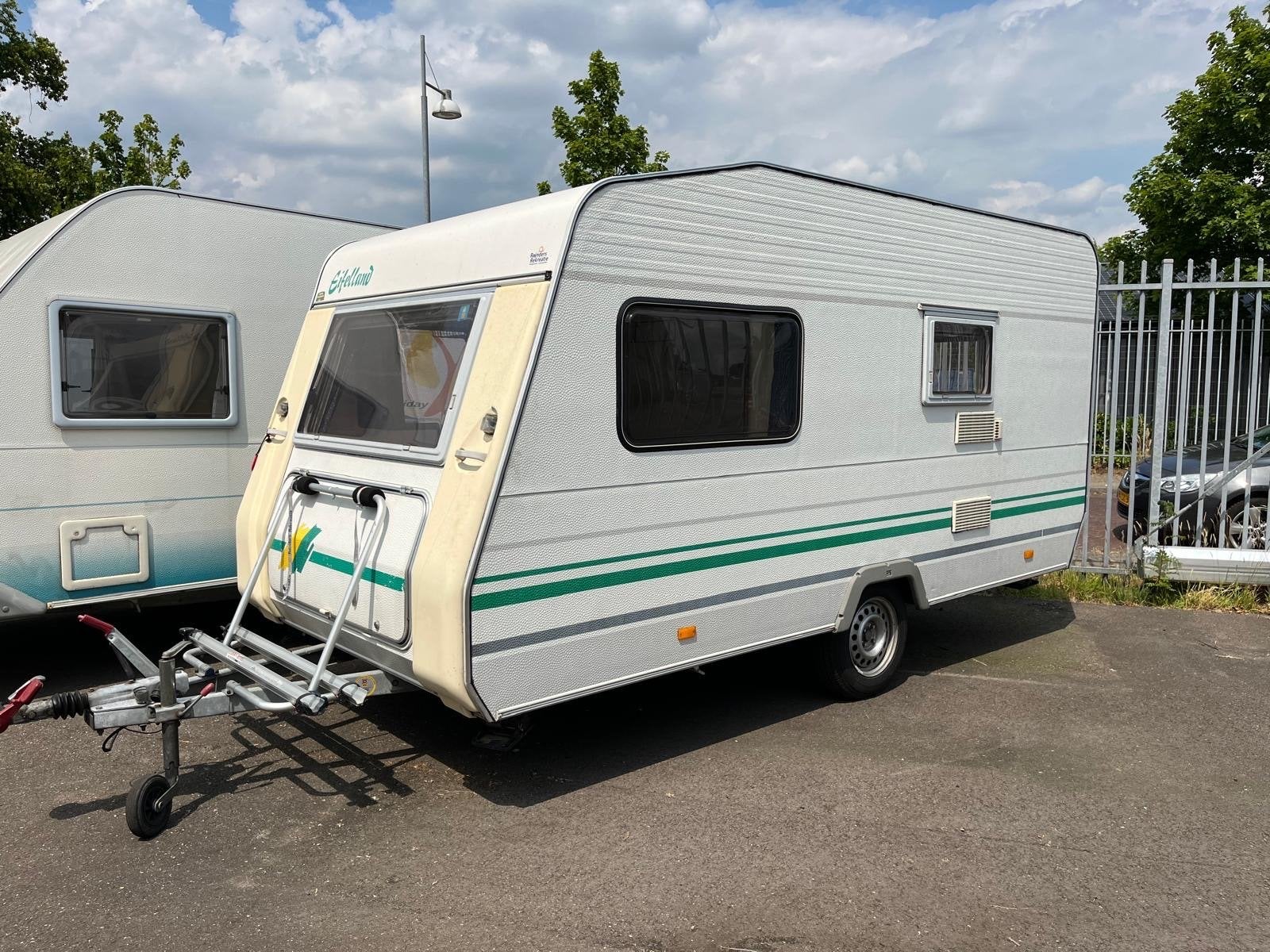 GEZINS-CARAVAN! EIFELLAND MET STAPELBED & JONGE VOORTENT, Caravans en Kamperen, Caravans, Stapelbed, Overige, Eifelland, Particulier