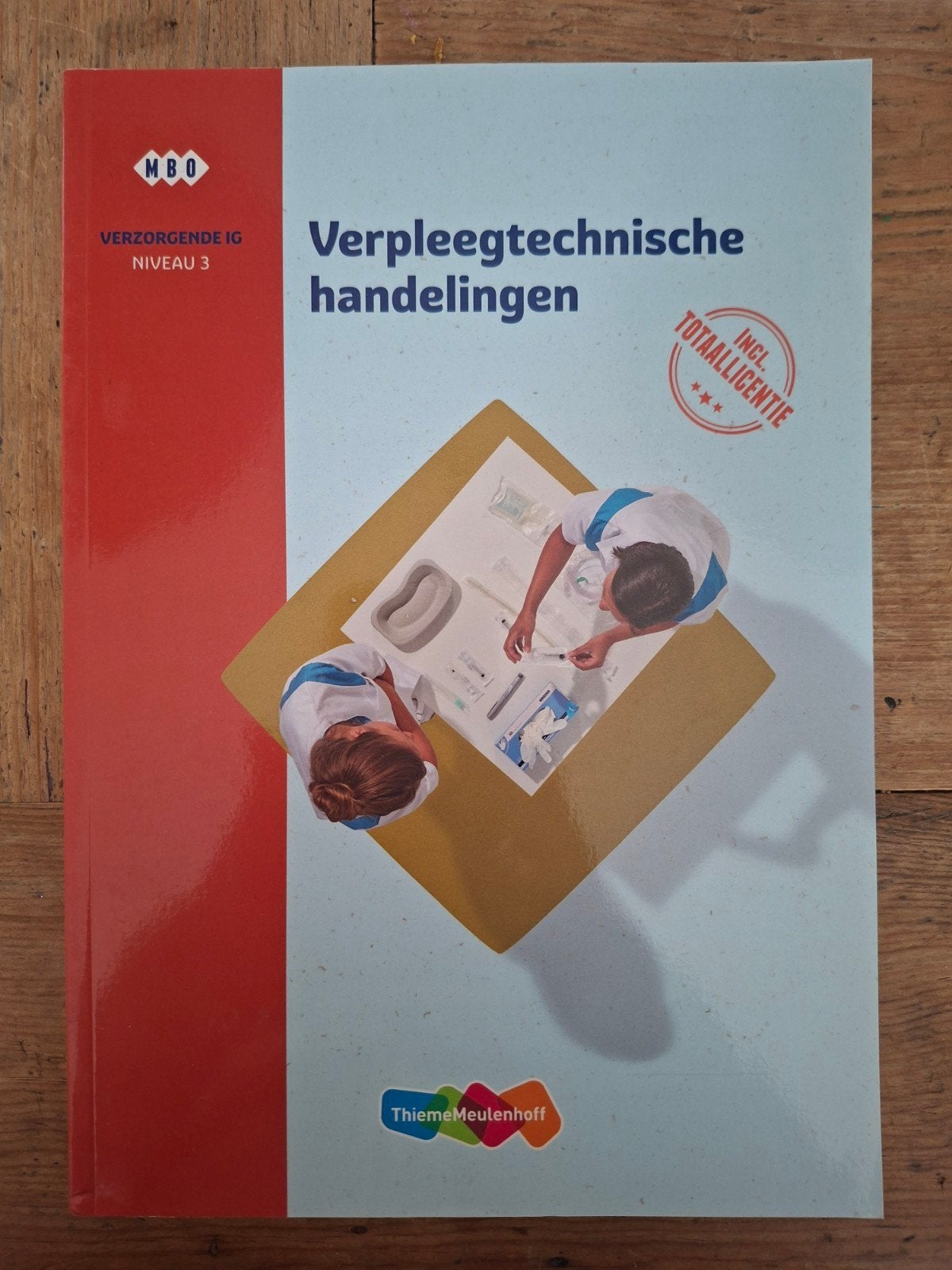 verpleeg technische handelingen, Verzorgende IG, niv. 3, Ophalen of Verzenden, Zo goed als nieuw, Overige niveaus