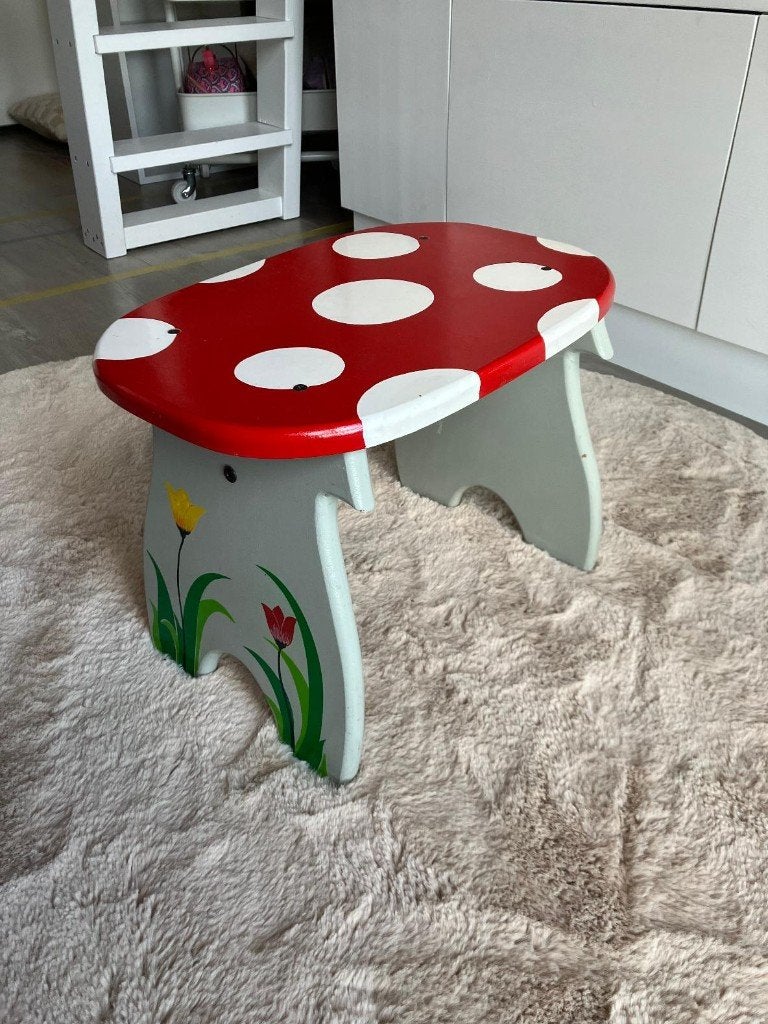 Houten peuter krukje - paddestoel met tulpen, Ophalen, Gebruikt, Hout