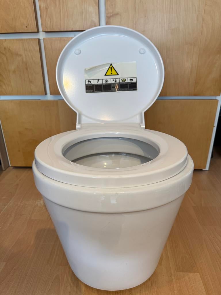 Nieuw hangend toilet, Doe-het-zelf en Verbouw, Sanitair, Ophalen of Verzenden, Nieuw, Toilet