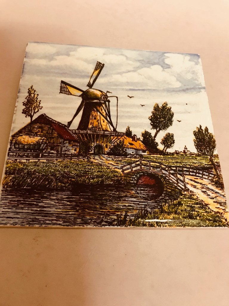 Delft Polychrome Tegel met Molenlandschap, Antiek en Kunst, Ophalen of Verzenden