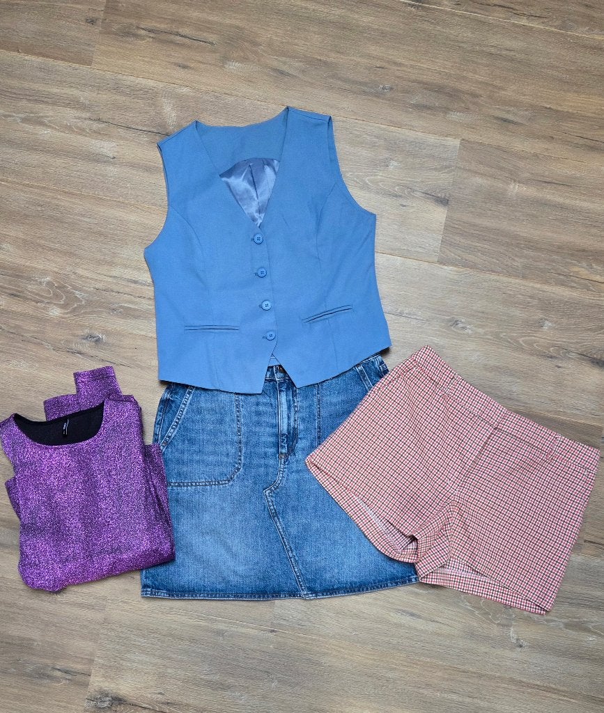 Dameskledingpakket, spijkerrok, gilet, glittertop en short, Ophalen of Verzenden, Gedragen, Maat 34 (XS) of kleiner