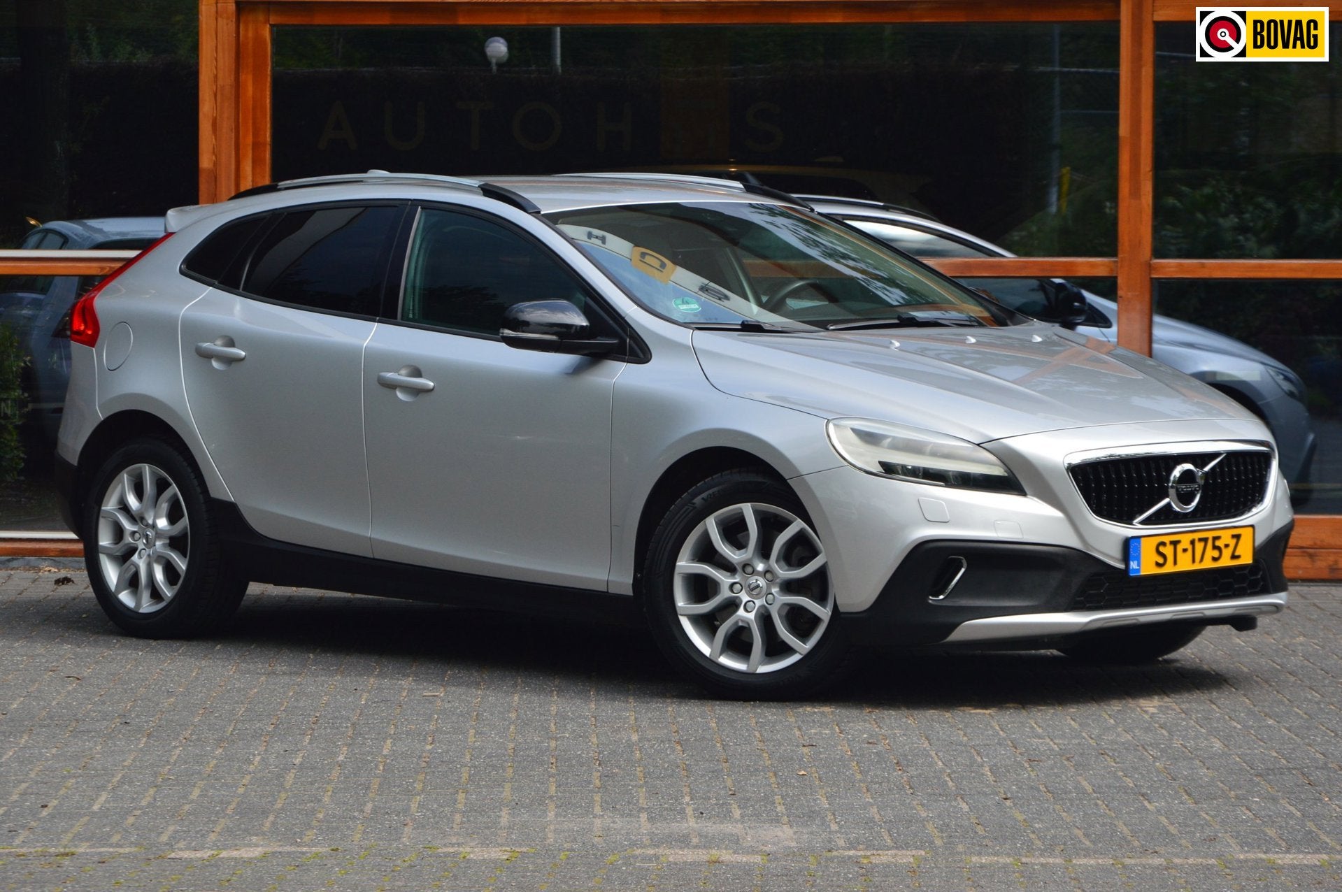 Volvo V40 Cross Country T3 Geartronic | Camera | Trekhaak 15, 700 kg, Leder en Stof, Origineel Nederlands, Bedrijf