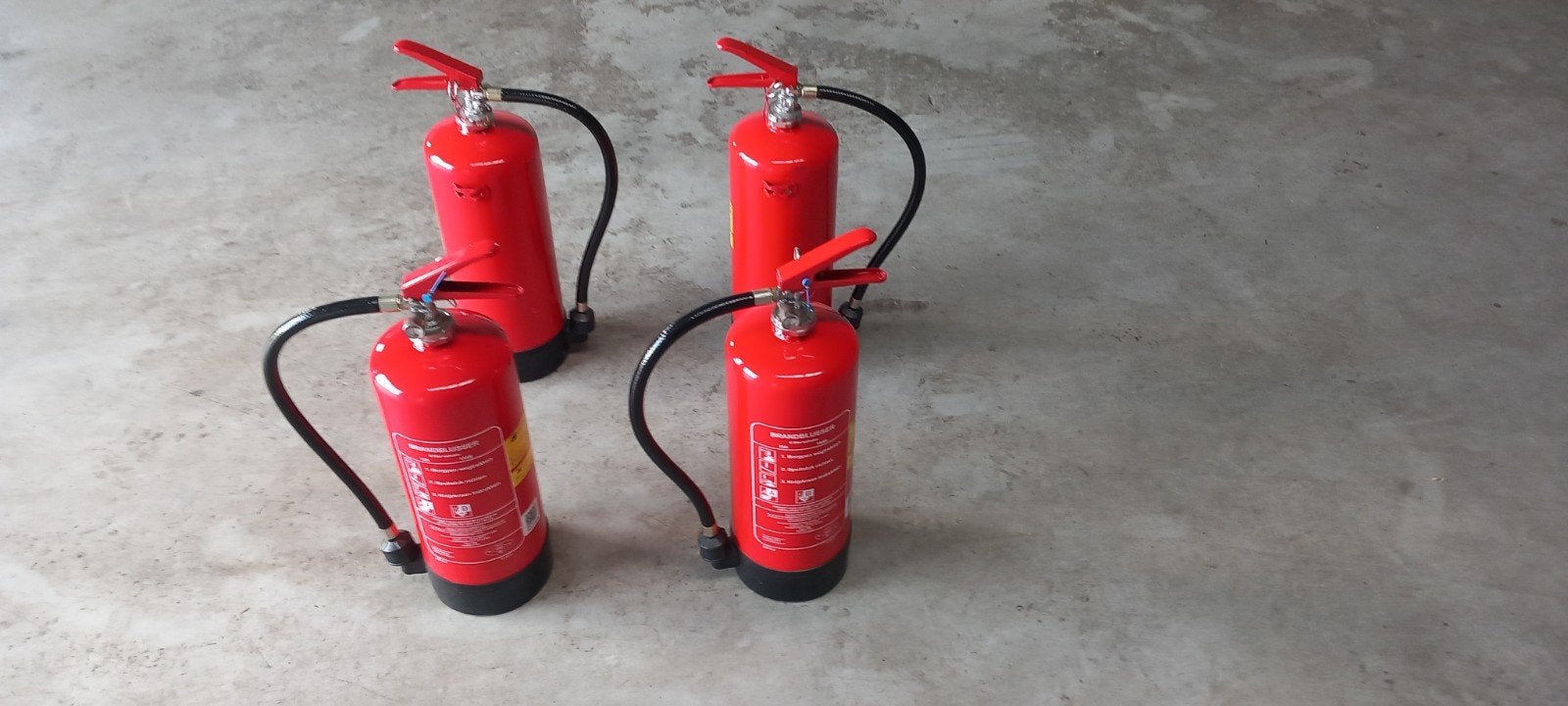 Nieuwe brandblusser, nooit gebruikt - €15 per stuk, Huis en Inrichting, Brandblussers en Brandkasten, Ophalen, Nieuw, Brandblusser