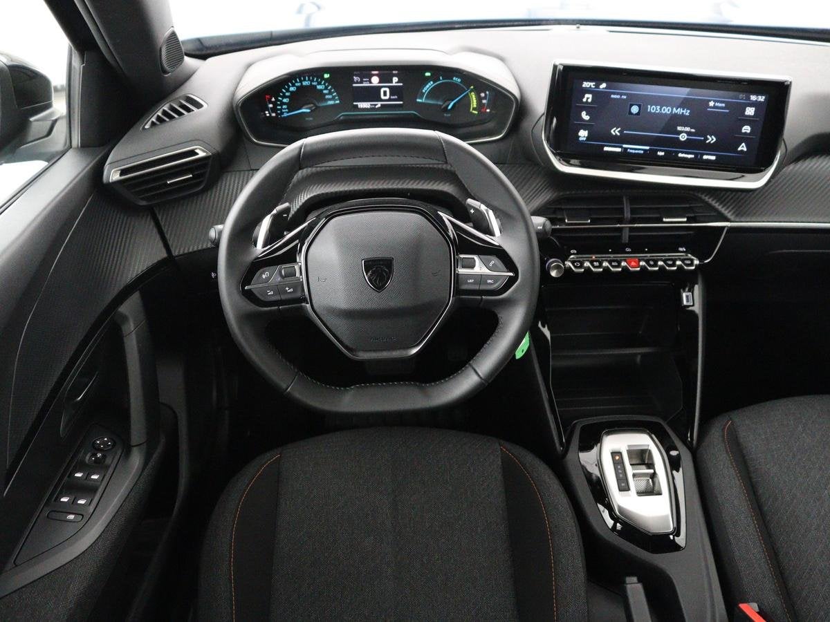Peugeot 2008 1.2 Hybrid 136 Active | Carplay | Cruise Contro, 1272 kg, Gebruikt, Euro 6, 1199 cc