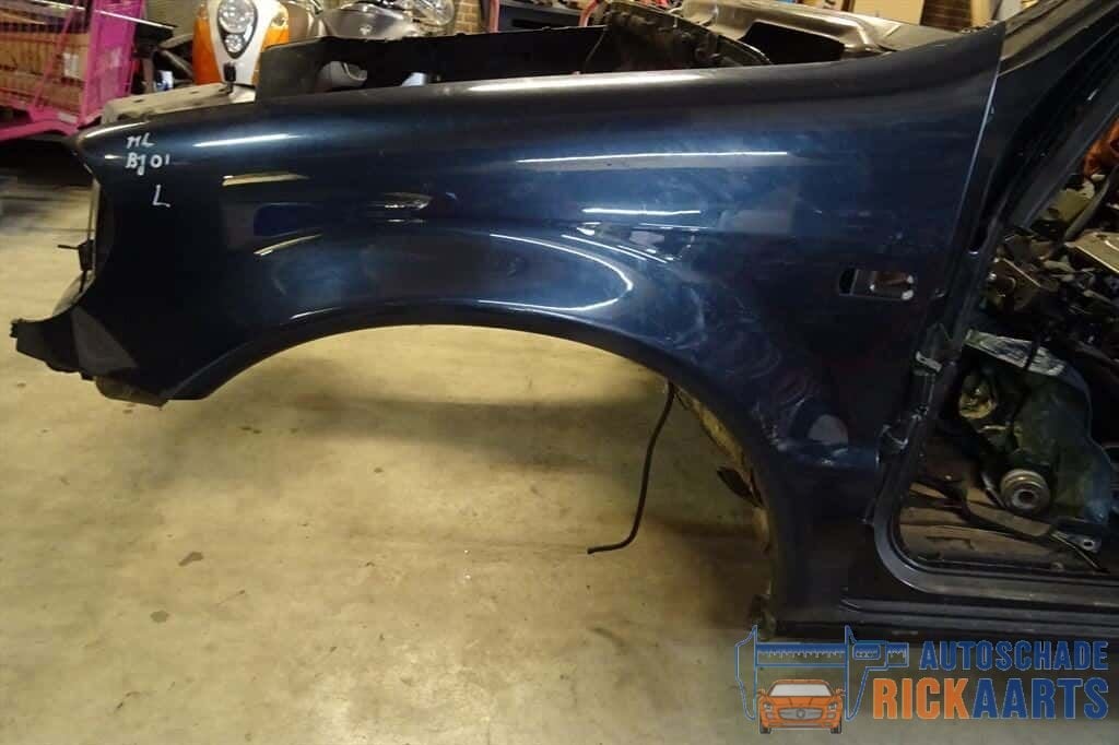 scherm links voor Mercedes Benz ML w163 bouwjaar 1999 t/m 20, Gebruikt, -, Ophalen of Verzenden, Spatbord
