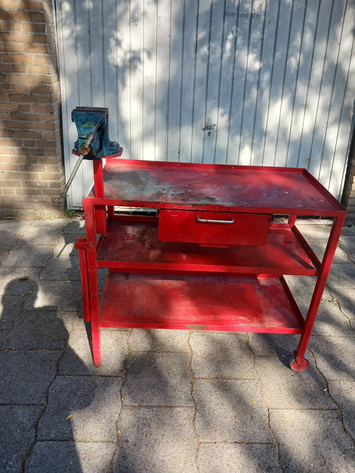 Foto 12 van werkbank bankschroef met lade