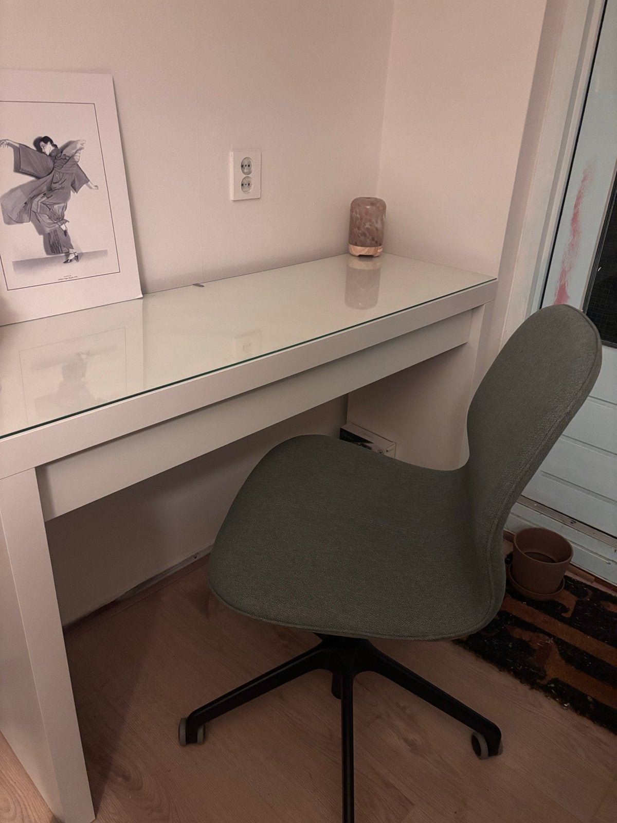 Ikea Malm Kaptafel / Bureau - Zo goed als nieuw