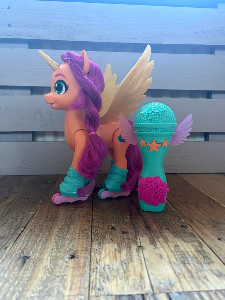 My Little Pony Sunny Starscout met rolschaatsen en microfoon, Ophalen of Verzenden, Zo goed als nieuw