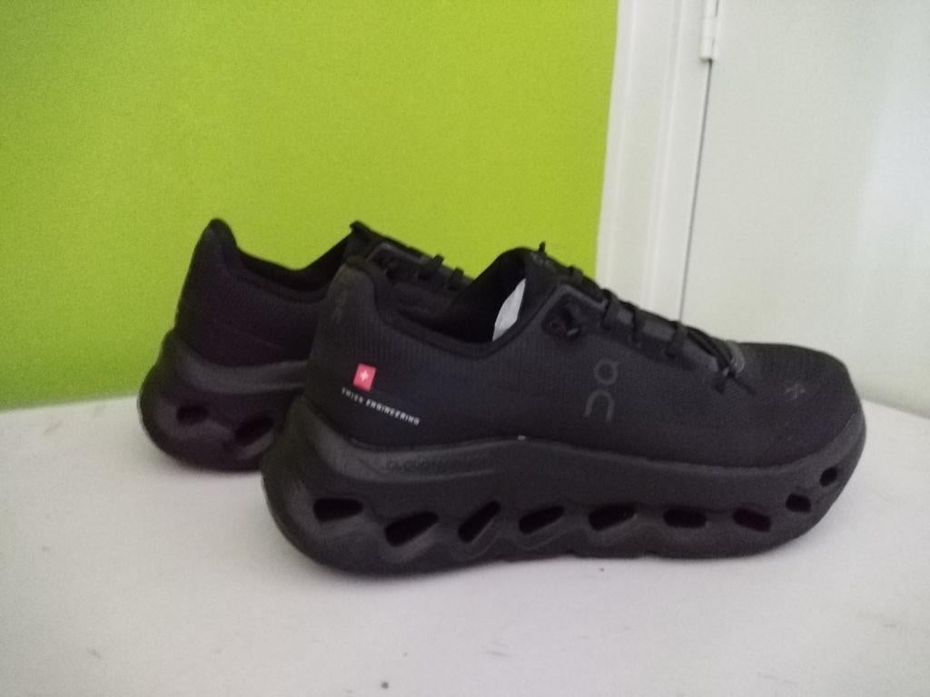 Nieuwe on cloud, Kleding | Dames, Schoenen, Nieuw, Ophalen of Verzenden, Alo, Sportschoenen