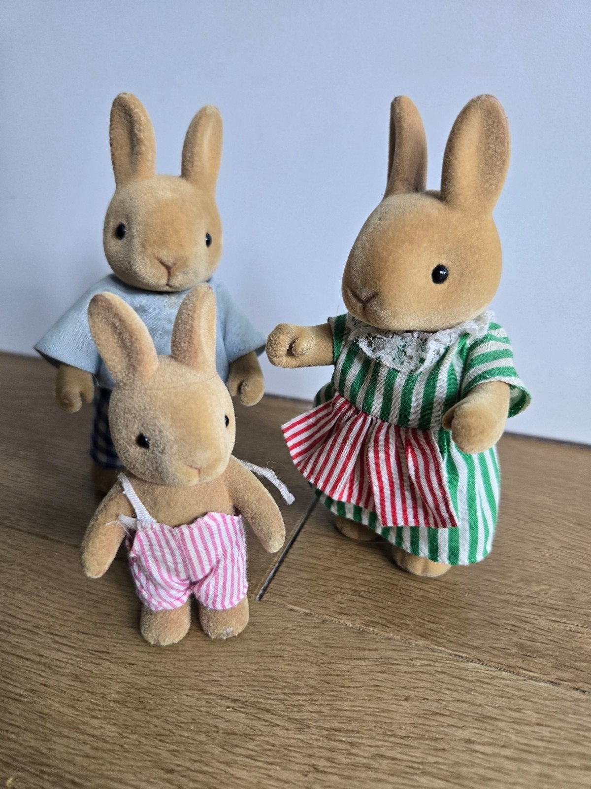 Konijntjes en beertjes met kleertjes, Kinderen en Baby's, Speelgoed | Knuffels en Pluche, Gebruikt, Konijn, Ophalen of Verzenden