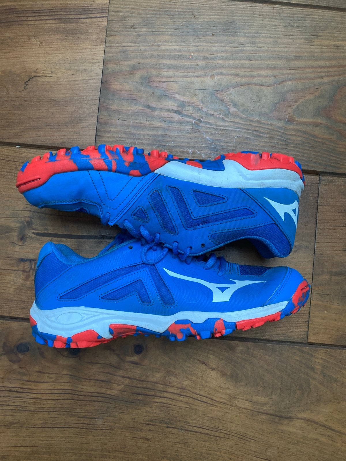 Mizuno zaalschoenen blauw/rood - Maat 38, Ophalen of Verzenden, Gebruikt