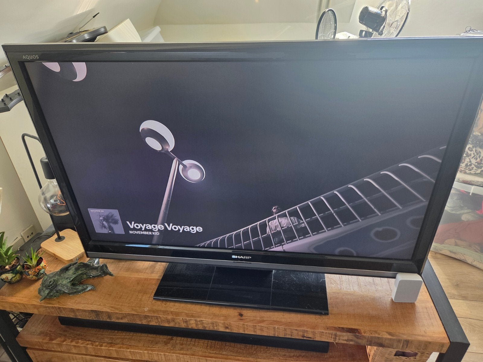 Sharp Aquos TV met afstandsbediening, Audio, Tv en Foto, Ophalen, Gebruikt, 80 tot 100 cm, Sharp
