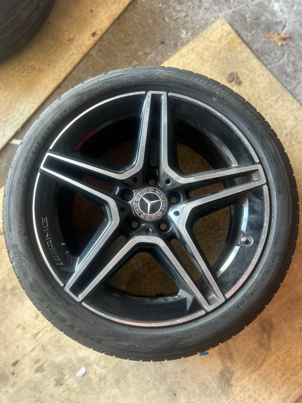 Mercedes-Benz AMG Velgen met Zomerbanden 18 inch, Ophalen, 18 inch, Gebruikt, Banden en Velgen