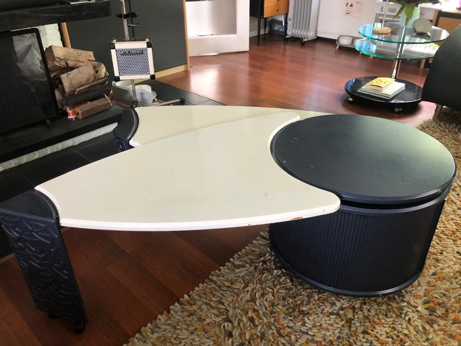 Leolux salontafel - Modern design met draaibaar blad, Huis en Inrichting, Ophalen, Kunststof, Gebruikt, 100 tot 150 cm