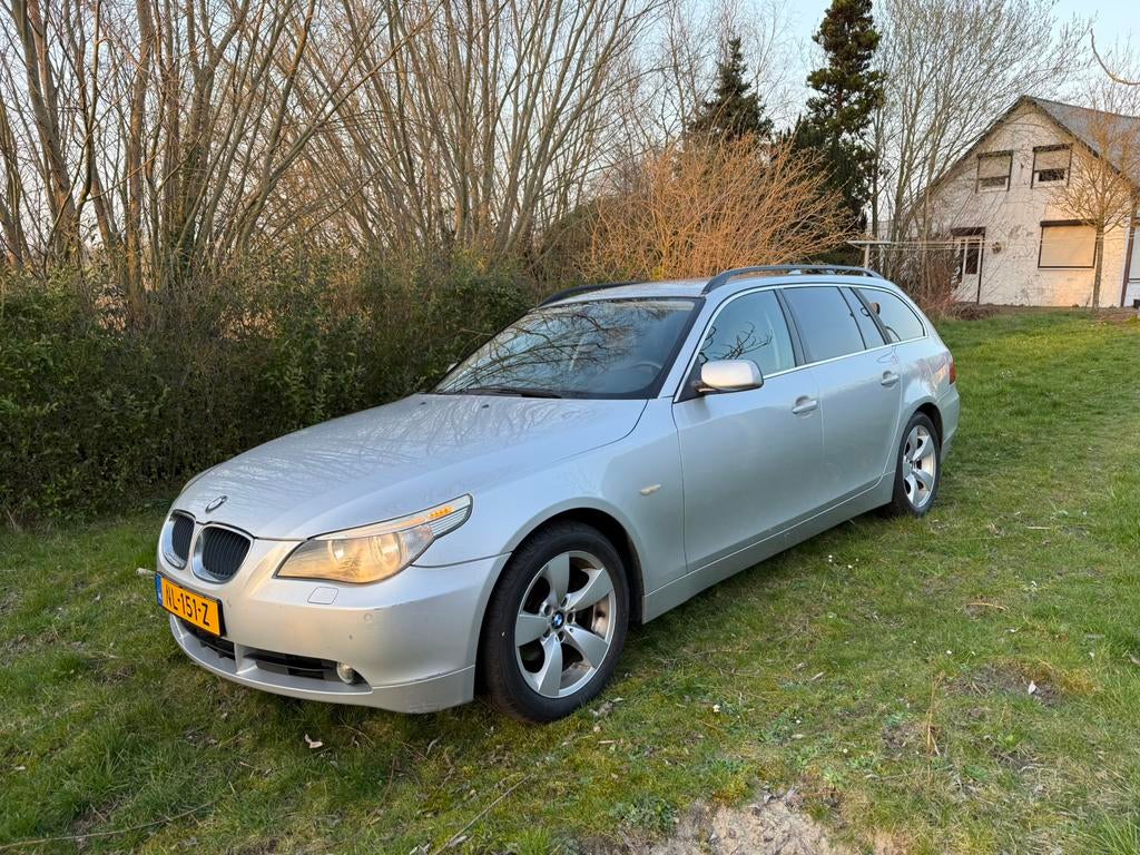 BMW 5-Serie 525I 2006 Handgeschakeld, Achterwielaandrijving, 1800 kg, Zwart, Stationwagon