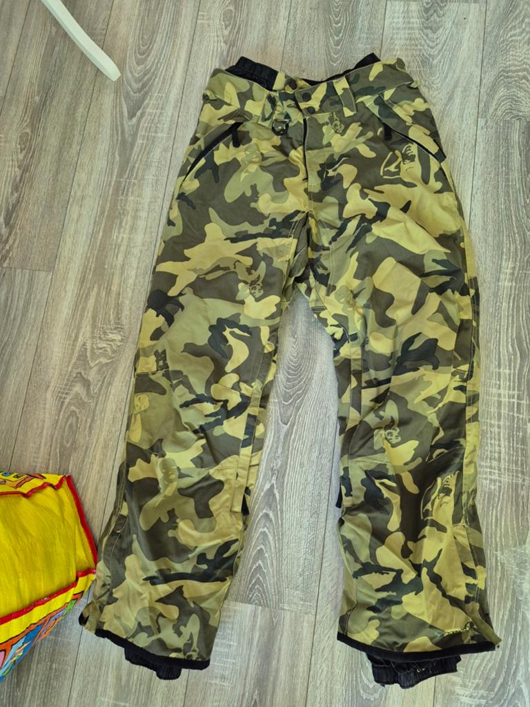 Brunotti camouflage skibroek - Maat M, Kleding | Dames, Wintersportkleding, Ophalen of Verzenden, Brunotti, Gedragen, Broek