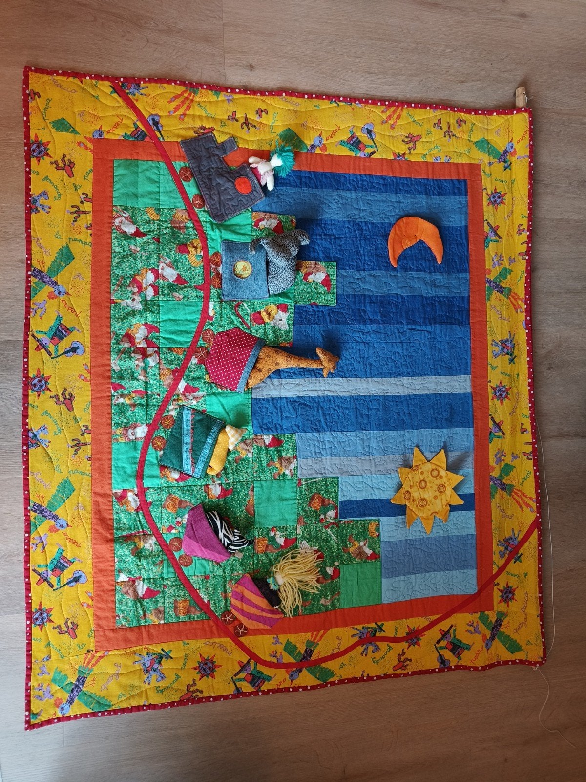 Prachtig handgemaakt speel- en wandkleed, Ophalen, Zo goed als nieuw, Jongen of Meisje