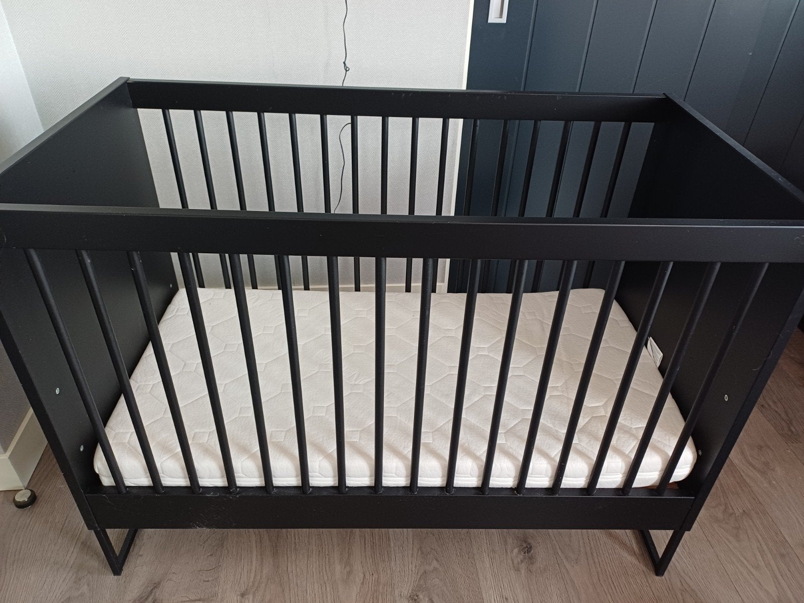 Kidsmill Modular 2 Ledikant Zwart (60x120 cm), Ophalen, Gebruikt, Zwart, 190 cm of minder