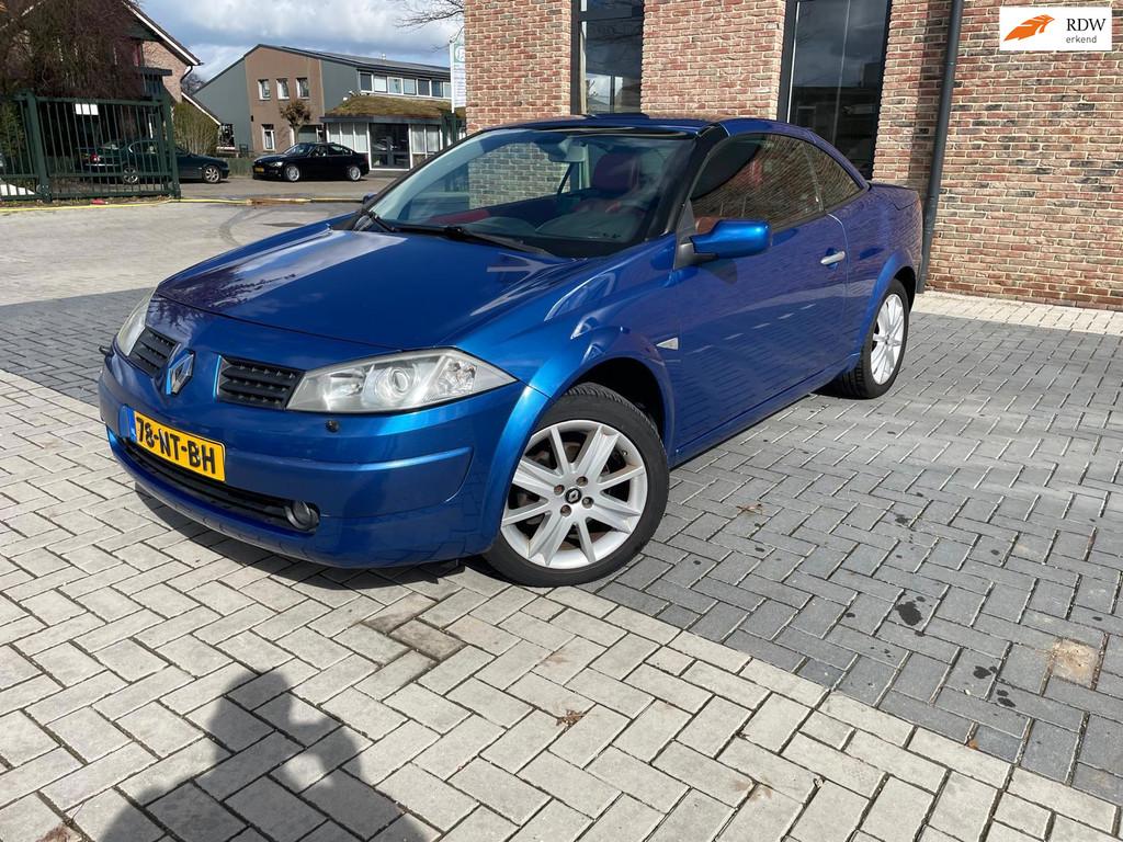 Renault Mégane Coupé-Cabriolet 2.0-16V Privilège Luxe, Voorwielaandrijving, 1998 cc, 135 pk, Gebruikt