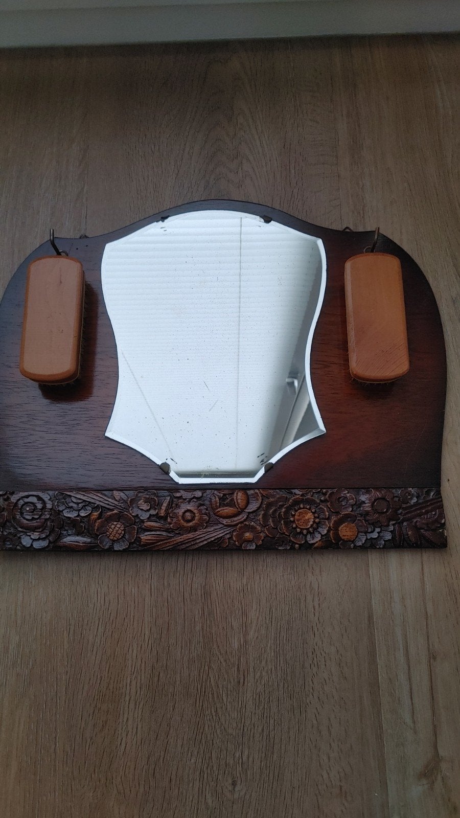 Vintage Elma spiegel met houten lijst en borstels, Antiek en Kunst, Ophalen of Verzenden, Overige vormen, 50 tot 100 cm, Minder dan 100 cm