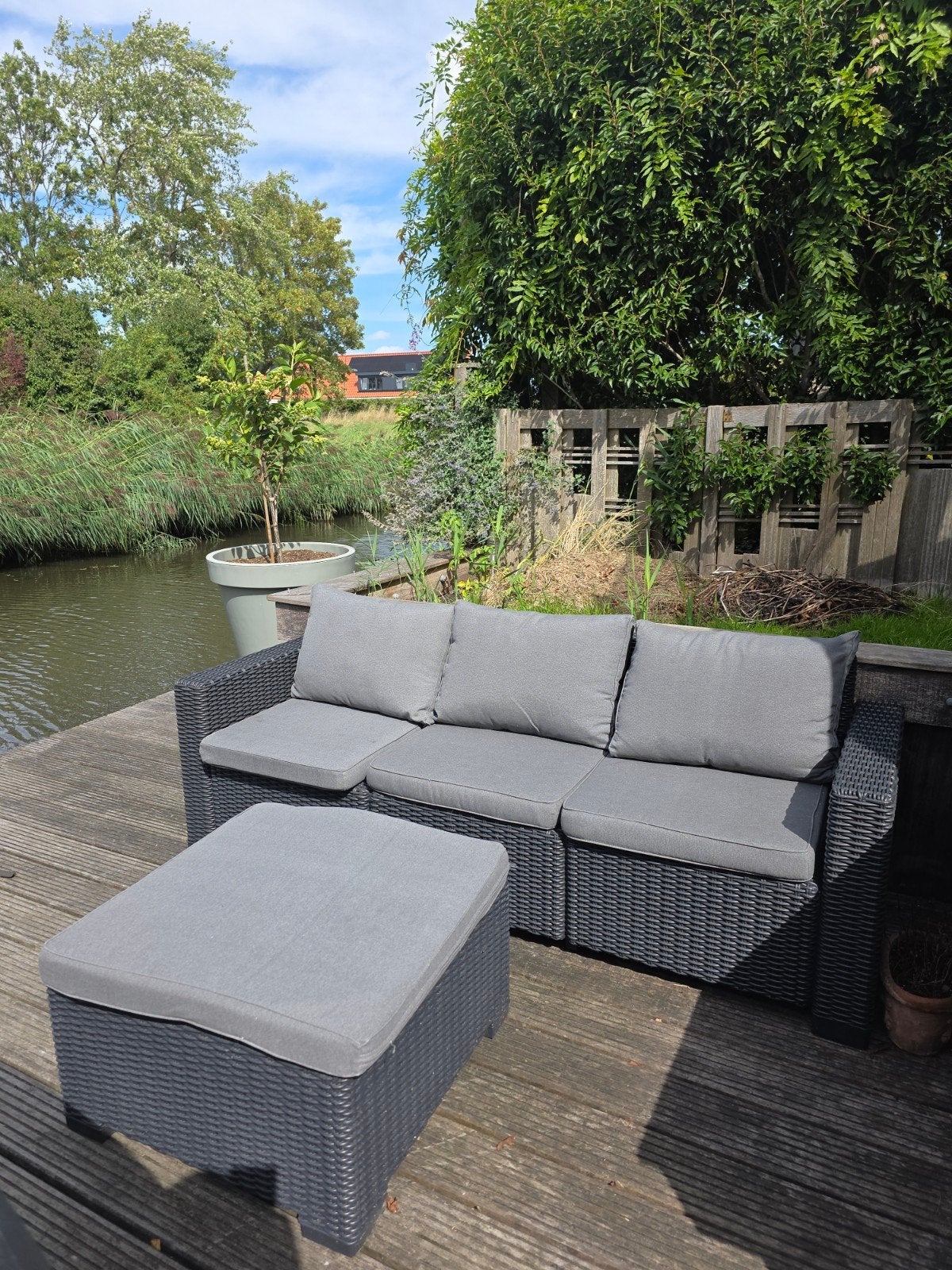 Loungeset Wicker Grijs met Hocker, Tuin en Terras, Tuinsets en Loungesets, Ophalen, Bank, 3 zitplaatsen, Zo goed als nieuw