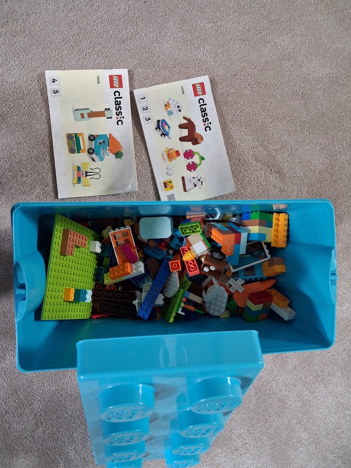 lego Classic 11038 kleurrijke opbergdoos met boekjes, Overige thema's, Lego, Ophalen of Verzenden, Zo goed als nieuw