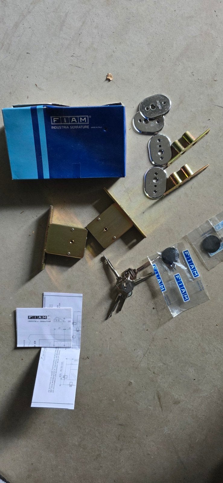 Veiligheidsslot 2 stuks met 4 sleutels  Fiam penslot, Ophalen of Verzenden, Nieuw, Slot