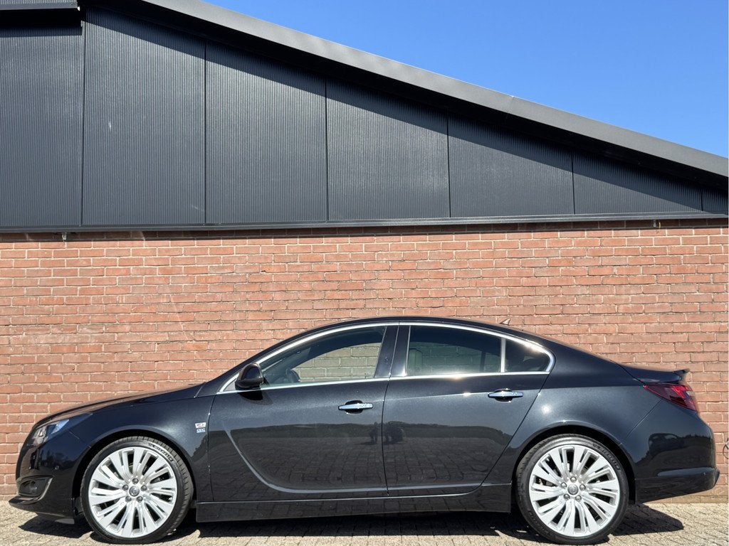 Opel Insignia 1.6 T COSMO | NL-AUTO! | OPC! | LEDER!, Auto's, Opel, Euro 5, 15 km/l, Gebruikt, 4 cilinders