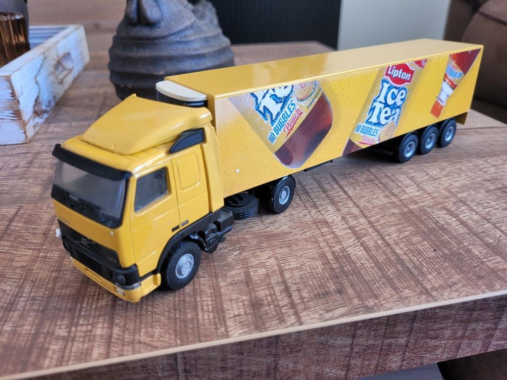 Drie volvo.s lipton ice, Overige merken, O, O, O