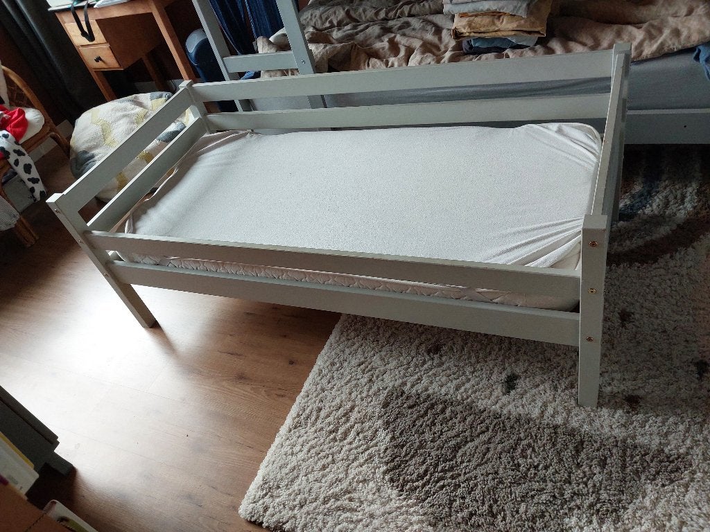 Kinderbed met lattenbodem - Grijs Hout, Gebruikt, 70 tot 85 cm, 140 tot 160 cm, Ophalen