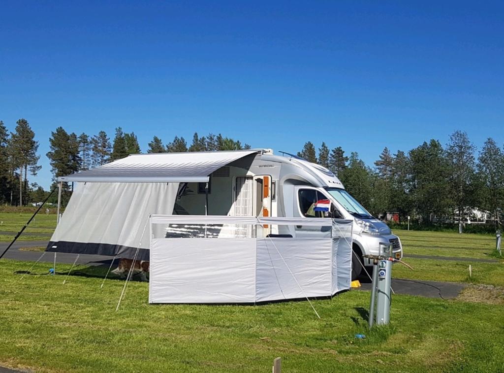 stevig windscherm met doorkijk delen. Afm. 5x1,4 meter., Caravans en Kamperen, Tenten, Ophalen, Zo goed als nieuw