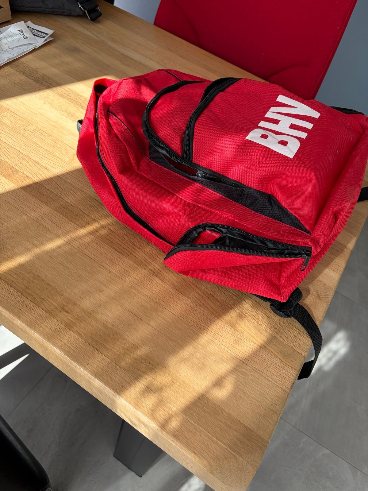 Rode rugzak met 'BHV' opdruk, Gebruikt, 25 tot 40 cm, Ophalen, Overige merken