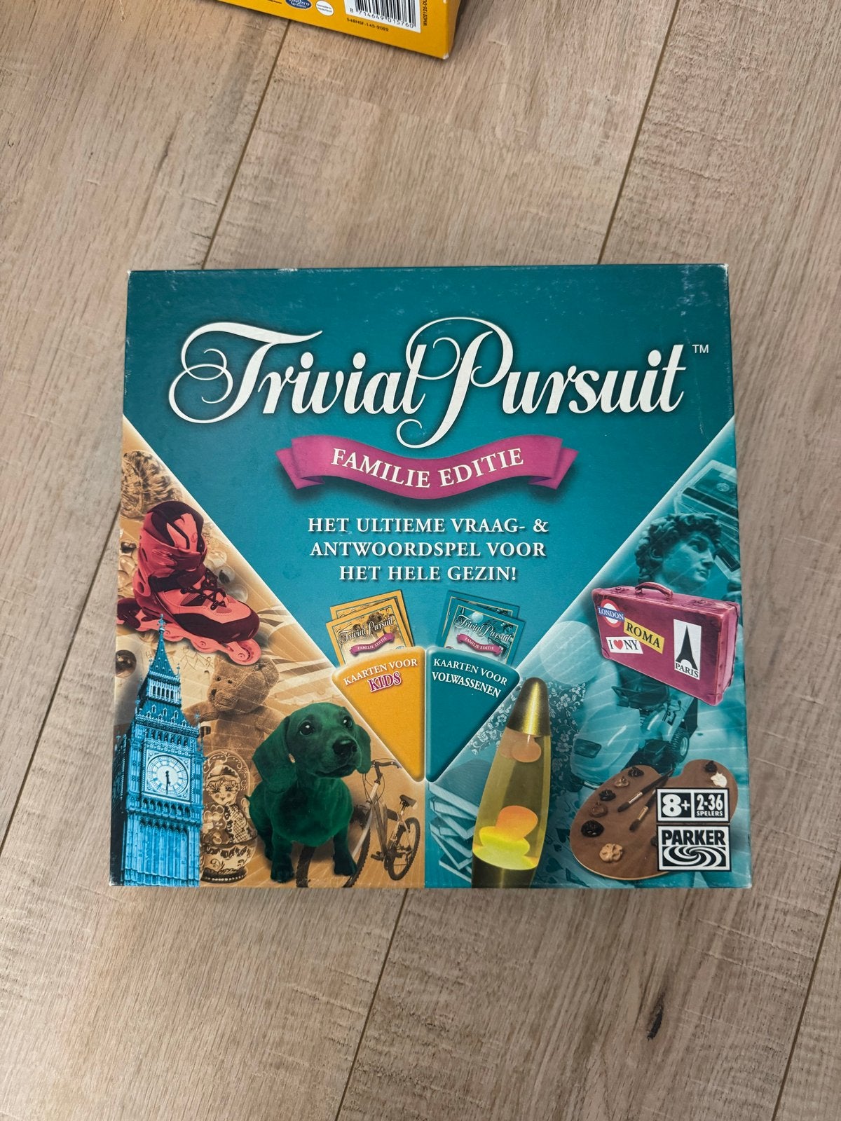Trivial Pursuit Familie Editie - Compleet Gezelschapsspel, Een of twee spelers, Ophalen of Verzenden, Zo goed als nieuw