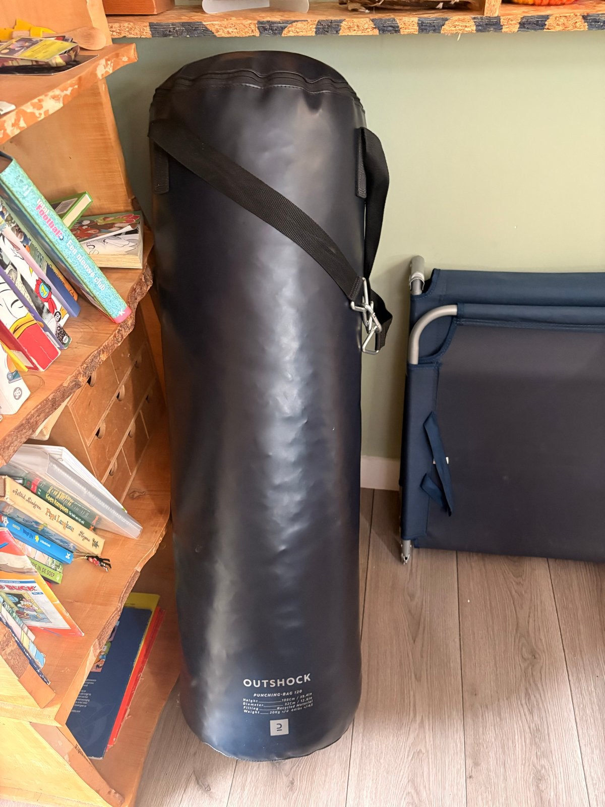 Bokszak Outshock 120 met ophangbeugel - Nieuwstaat, Sport en Fitness, Ophalen, Nieuw, Overige, Vechtsportmateriaal