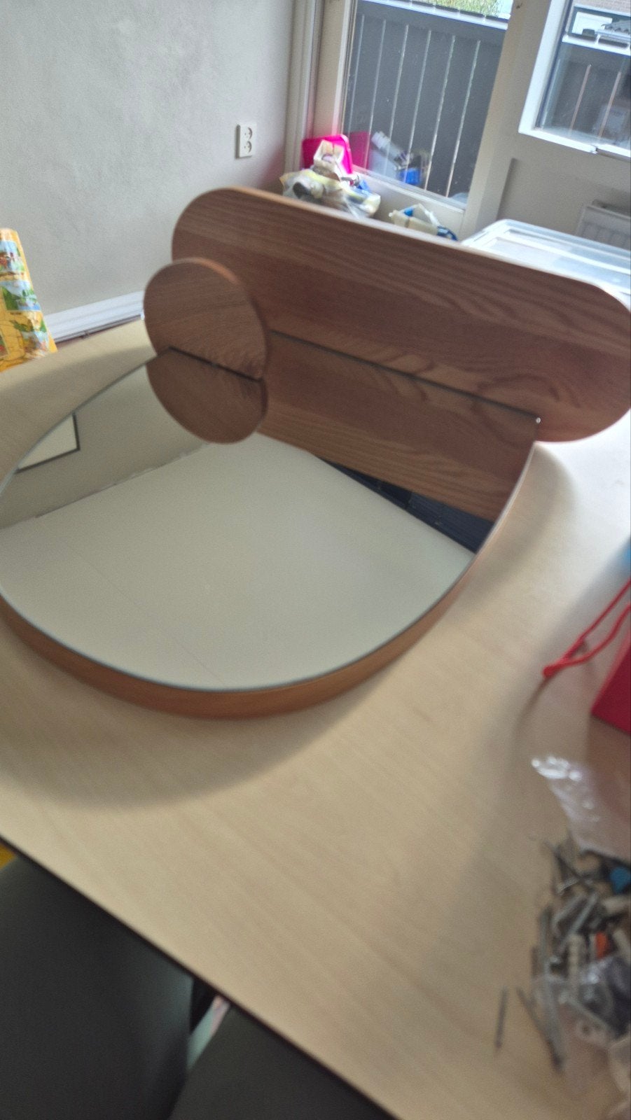 Ovale spiegel met houten plankje en klein schapje, Ophalen, Minder dan 50 cm, Zo goed als nieuw, Minder dan 100 cm