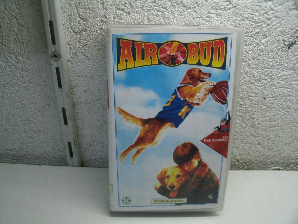 vhs air bud, Alle leeftijden, Ophalen of Verzenden, Gebruikt, Actie en Avontuur