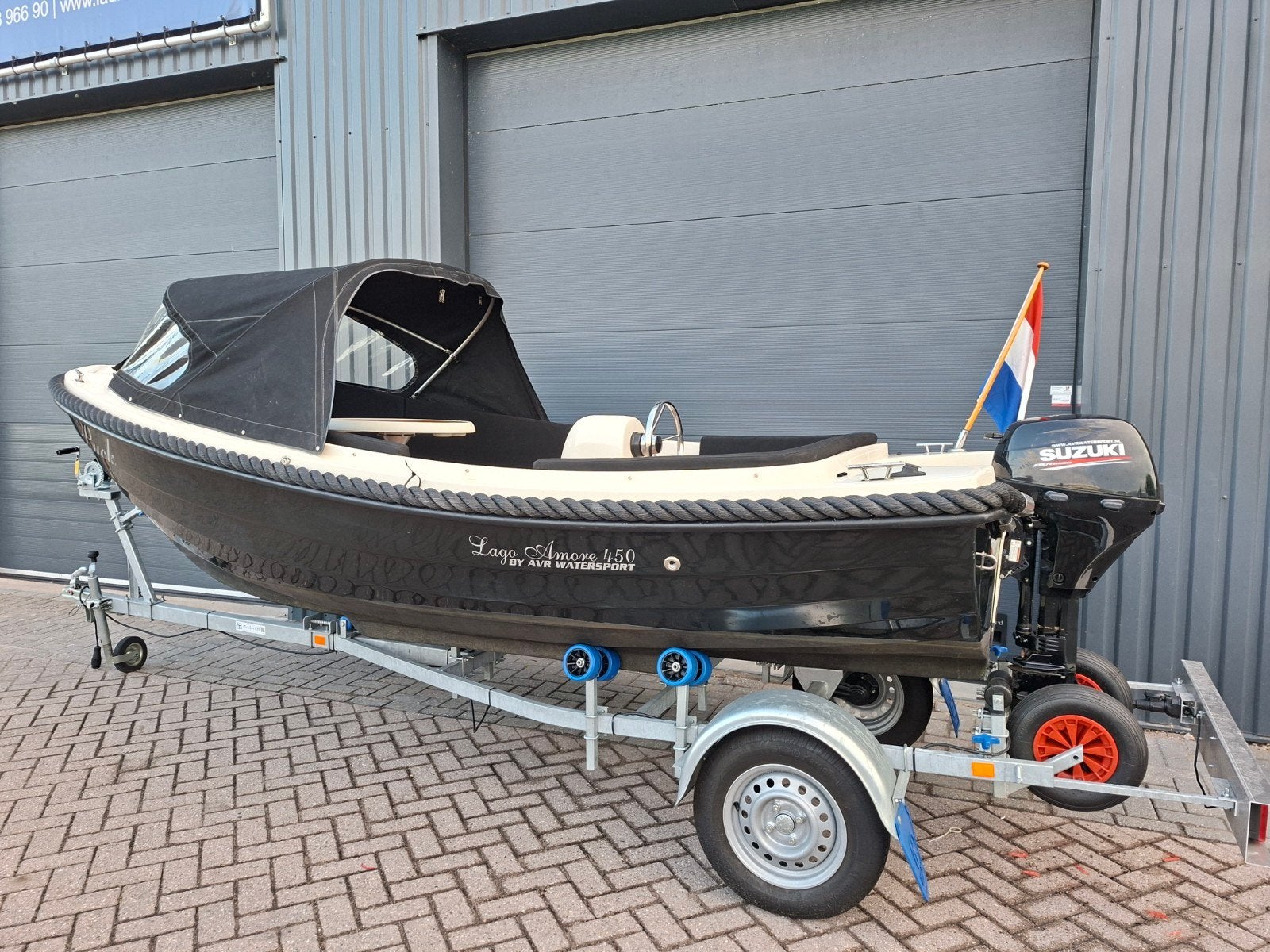 NIEUWSTAAT! Lago Amore 450 + Suzuki 9,9PK 4 Takt + Trailer, Watersport en Boten, Sloepen, Lago Amore, Ophalen of Verzenden, Zo goed als nieuw