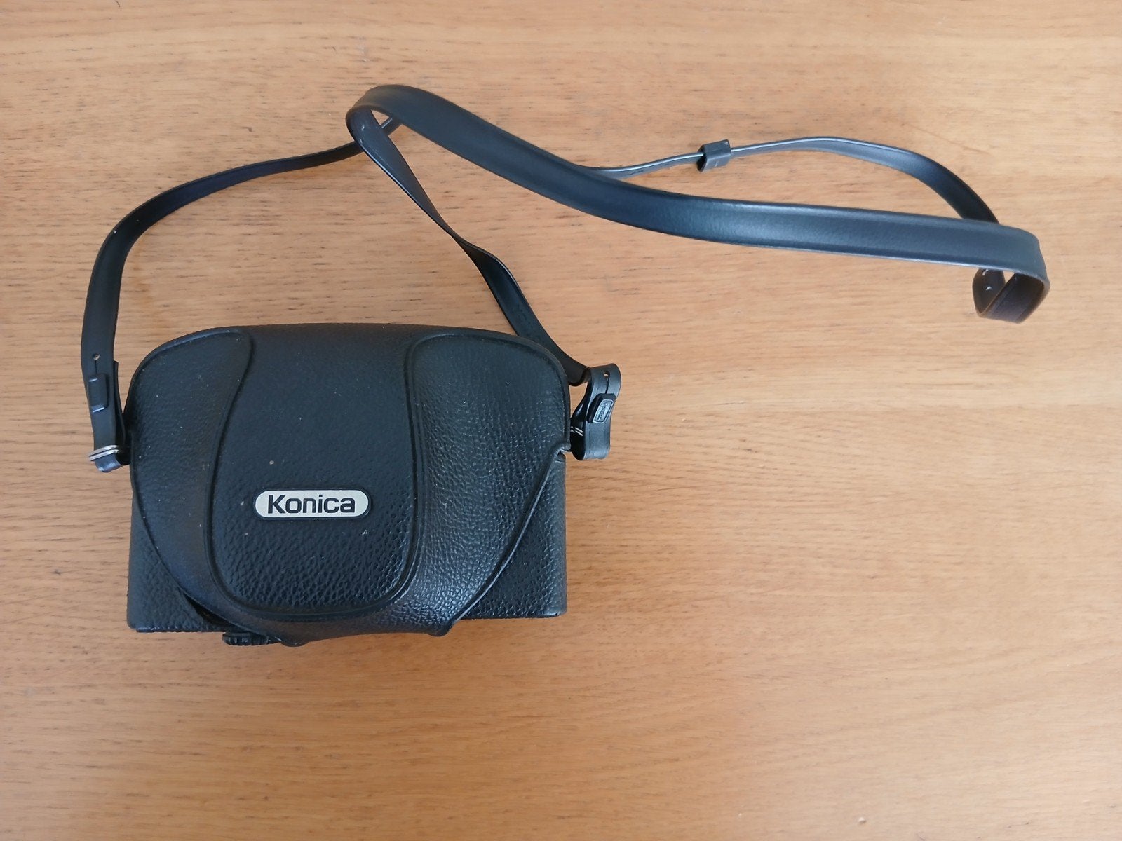 Konica analoge camera incl tas, Ophalen of Verzenden, Fototoestel