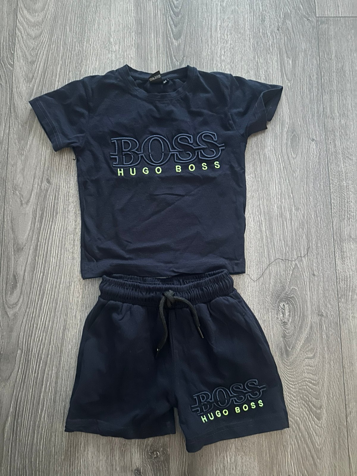 Hugo Boss pakje Maat 86/92, Kinderen en Baby's, Kinderkleding | Maat 110, Ophalen of Verzenden, Zo goed als nieuw, Jongen