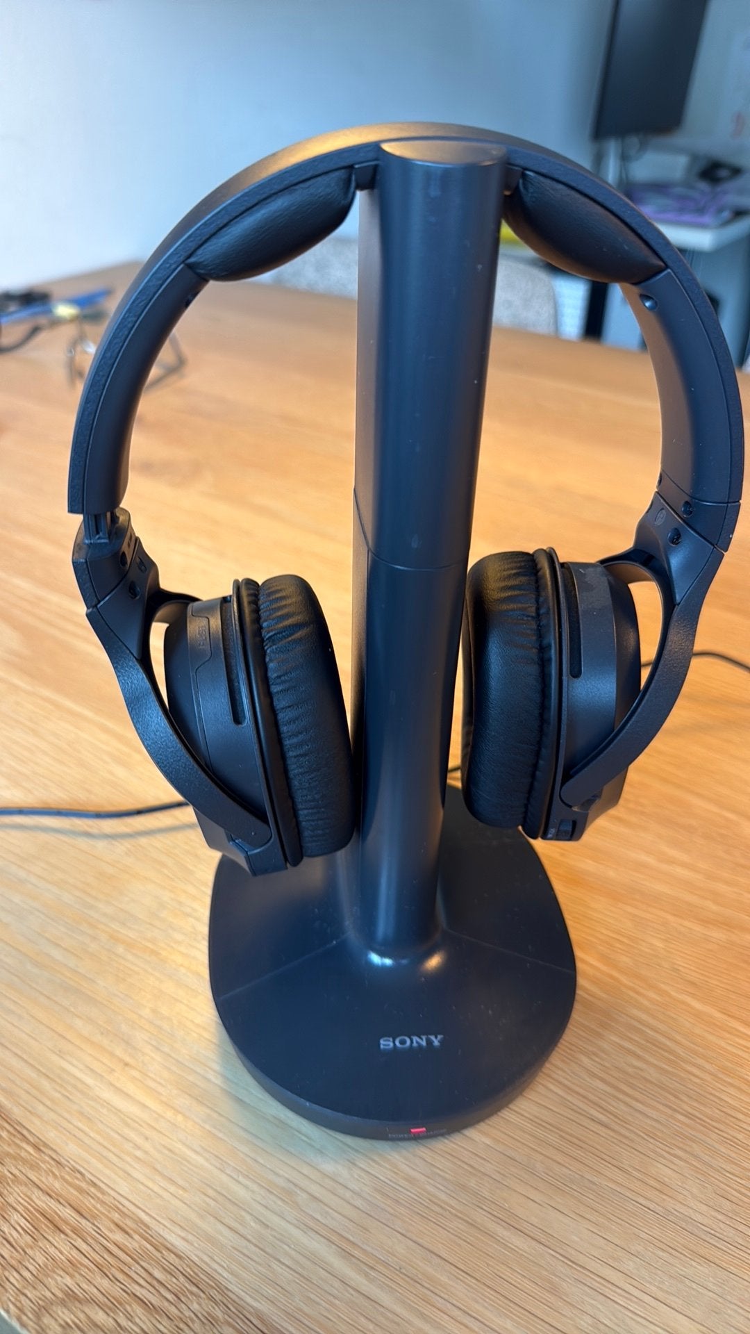 Sony TMR-RF895R RF Stereo Zender + koptelefoon, Ophalen of Verzenden, Zo goed als nieuw, Grijs, Draadloos