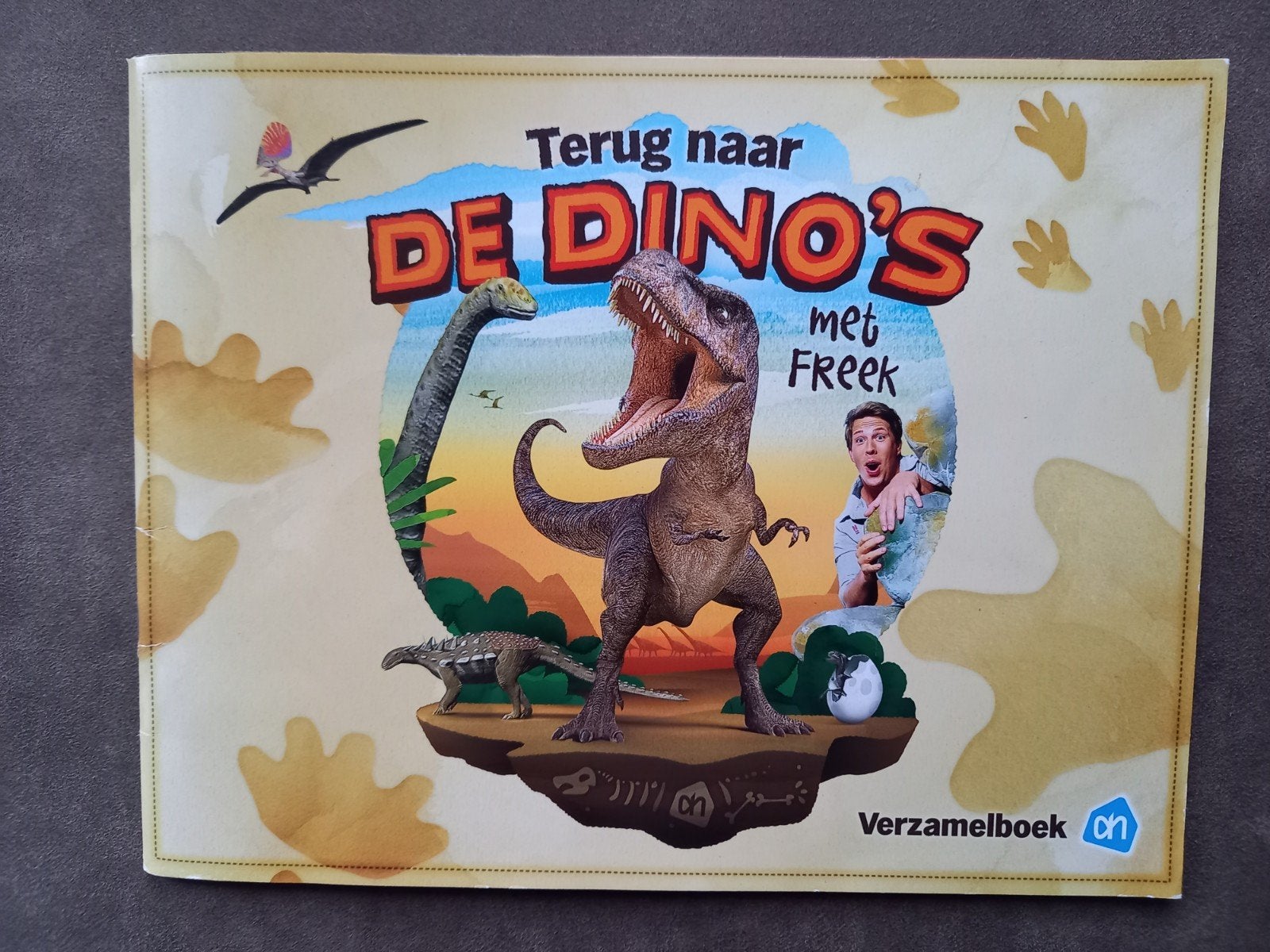 Terug naar de dino's met freek  - Verzamelboek, Verzamelen, Ophalen