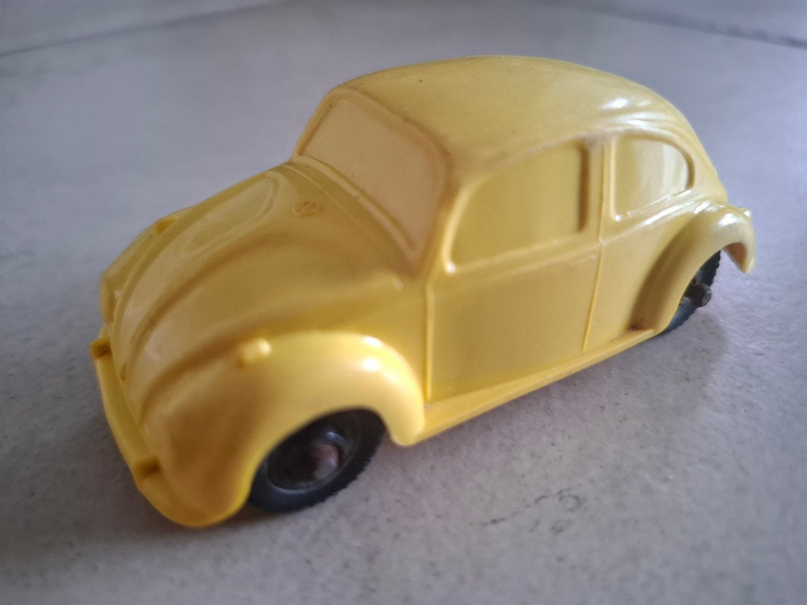 Galanite Sweden Volkswagen Kever geel 1:43, Ophalen of Verzenden