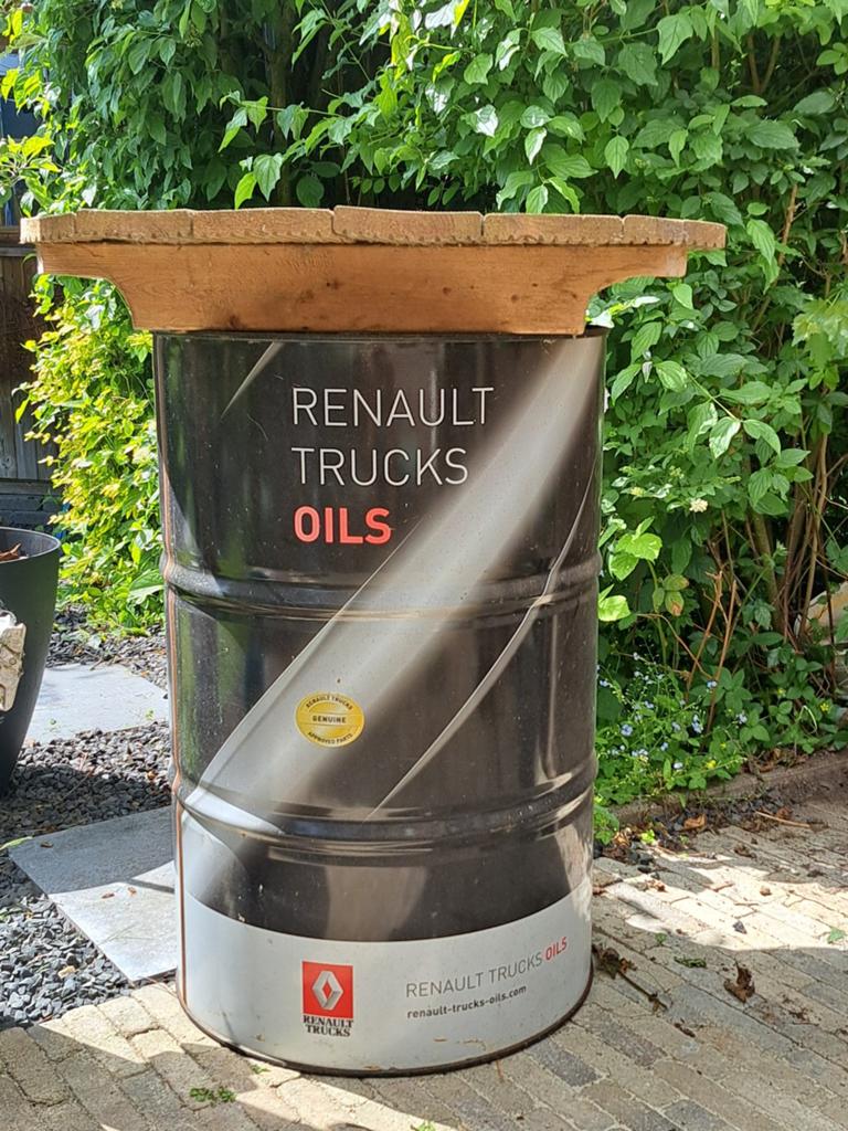 Unieke bartafel van olievat en houten blad, Ophalen, Gebruikt, Rond, Hout
