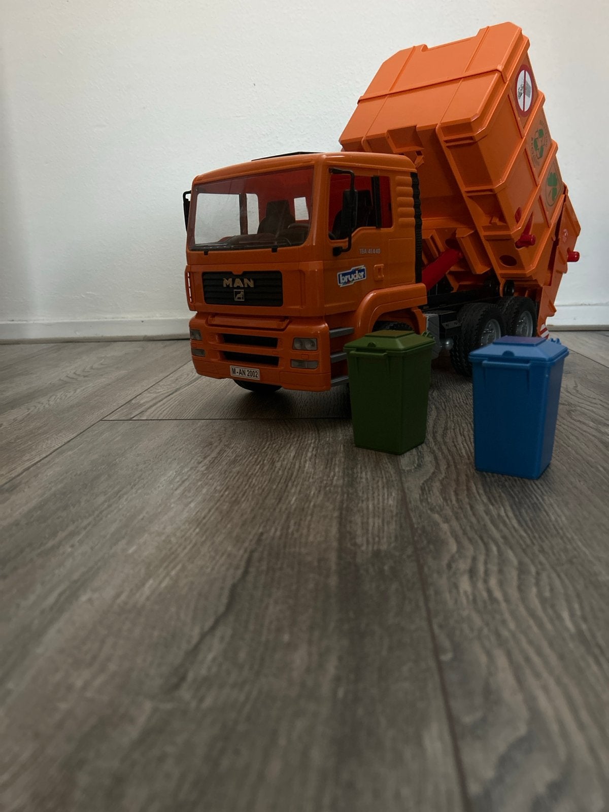 Bruder MAN TGA Vuilniswagen met 2 afvalbakken, Ophalen, Gebruikt