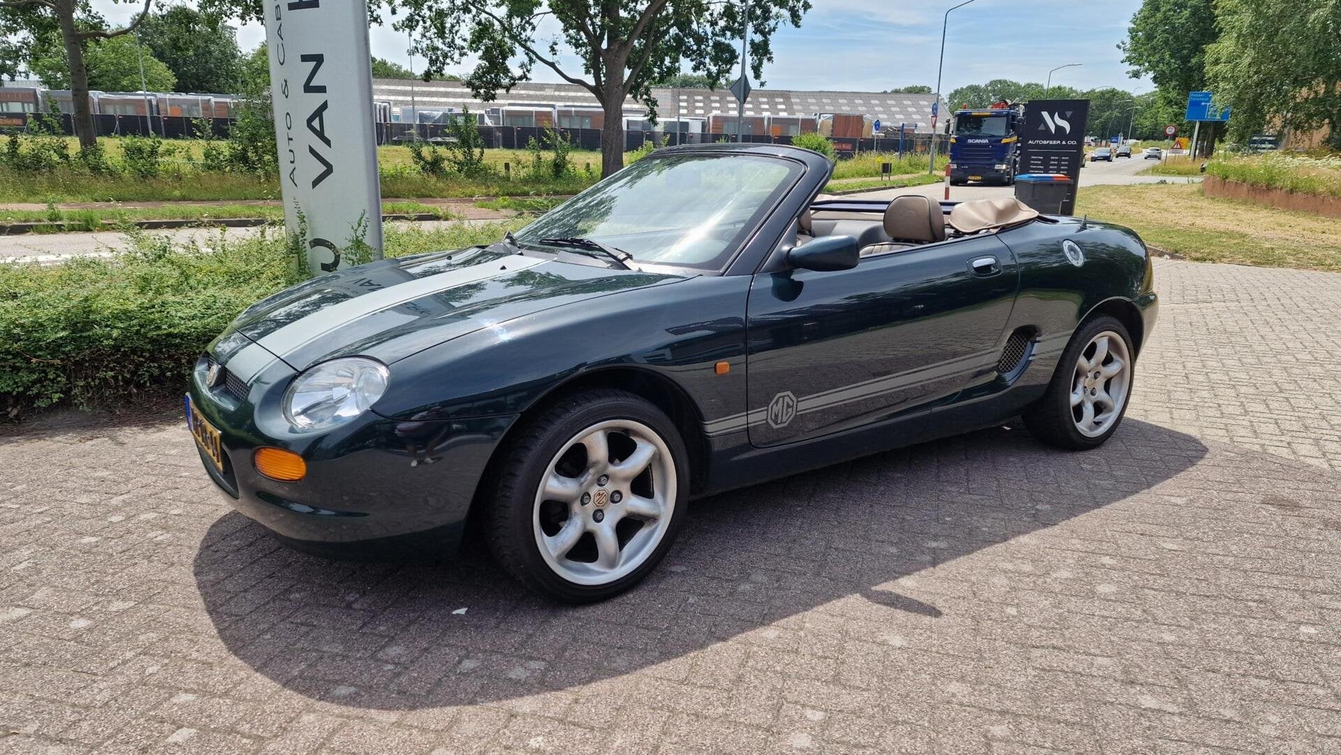 MG F ABINGDON edit. 1.8i BEIGE SOFTTOP en INTERIEUR, Auto's, Oldtimers, Achterwielaandrijving, Beige, Cabriolet, 1796 cc