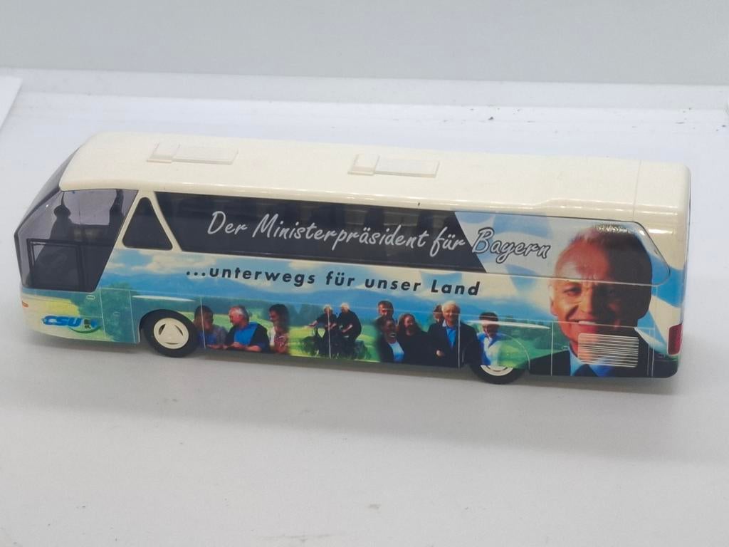 Bus met mensen er op in ho rietze, Ophalen of Verzenden, Zo goed als nieuw, Auto, Rietze