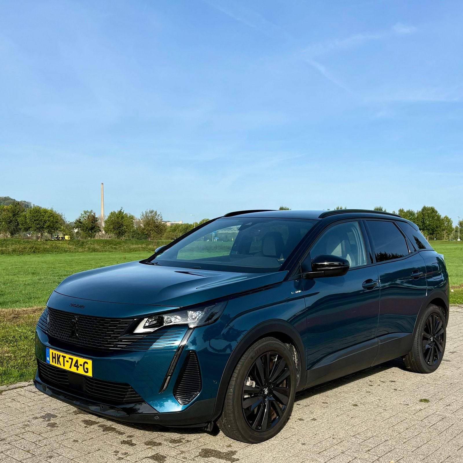 Peugeot 3008 GT 225pk Plug-in Hybrid Automaat 2022 Blauw, Dealer onderhouden, 1250 kg, Blauw, Leder en Stof