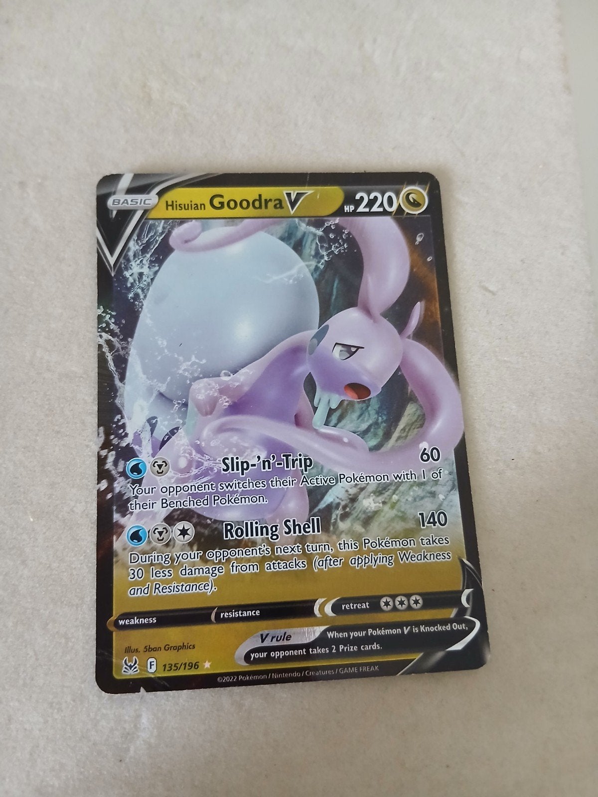 Pokémon Kaart Hisuian Goodra V 135/196, Ophalen of Verzenden